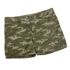 Eddie Bauer Women’s Camo Shorts Size 10